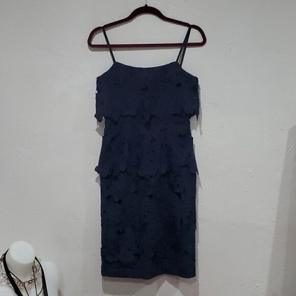 Black Halo Dress   - Picture 5 of 15